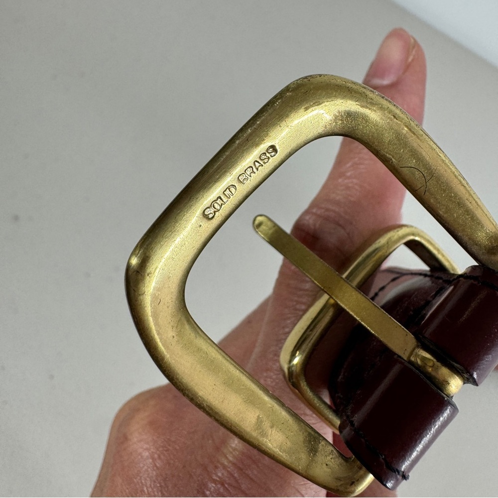 Roundtree & Yorke Classic Brown Leather Belt with Gold Buckle Size 42 - Picture 13 of 16